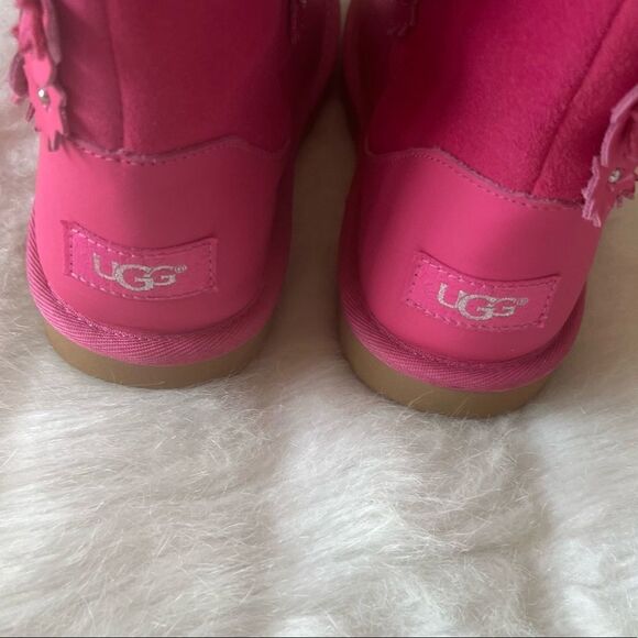 UGG Nubuck Studded Accents Snow Boots (4) - Picture 8 of 16